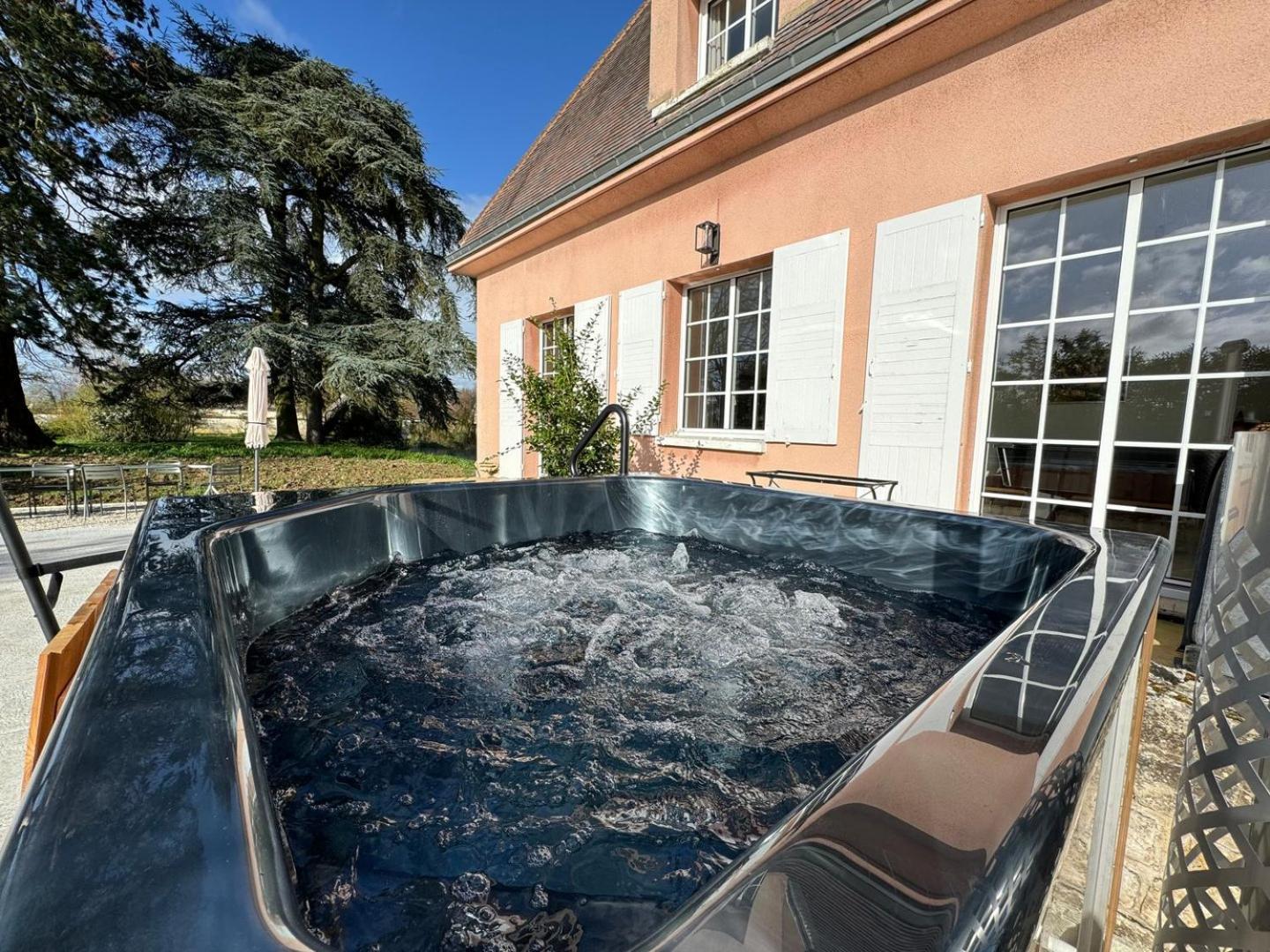 La Meslaysienne - Comfortable House, Swimming Pool Exterior foto