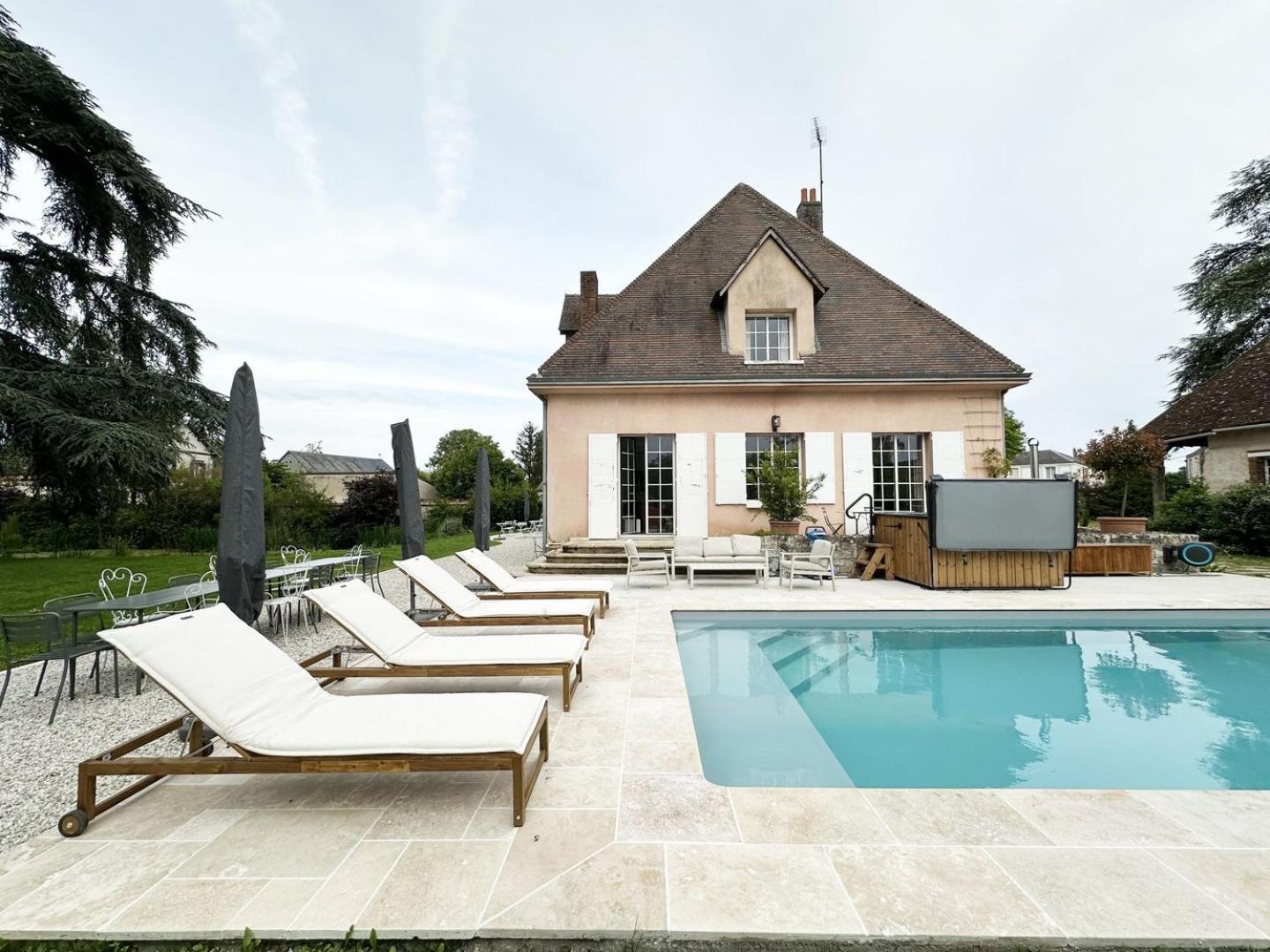 La Meslaysienne - Comfortable House, Swimming Pool Exterior foto
